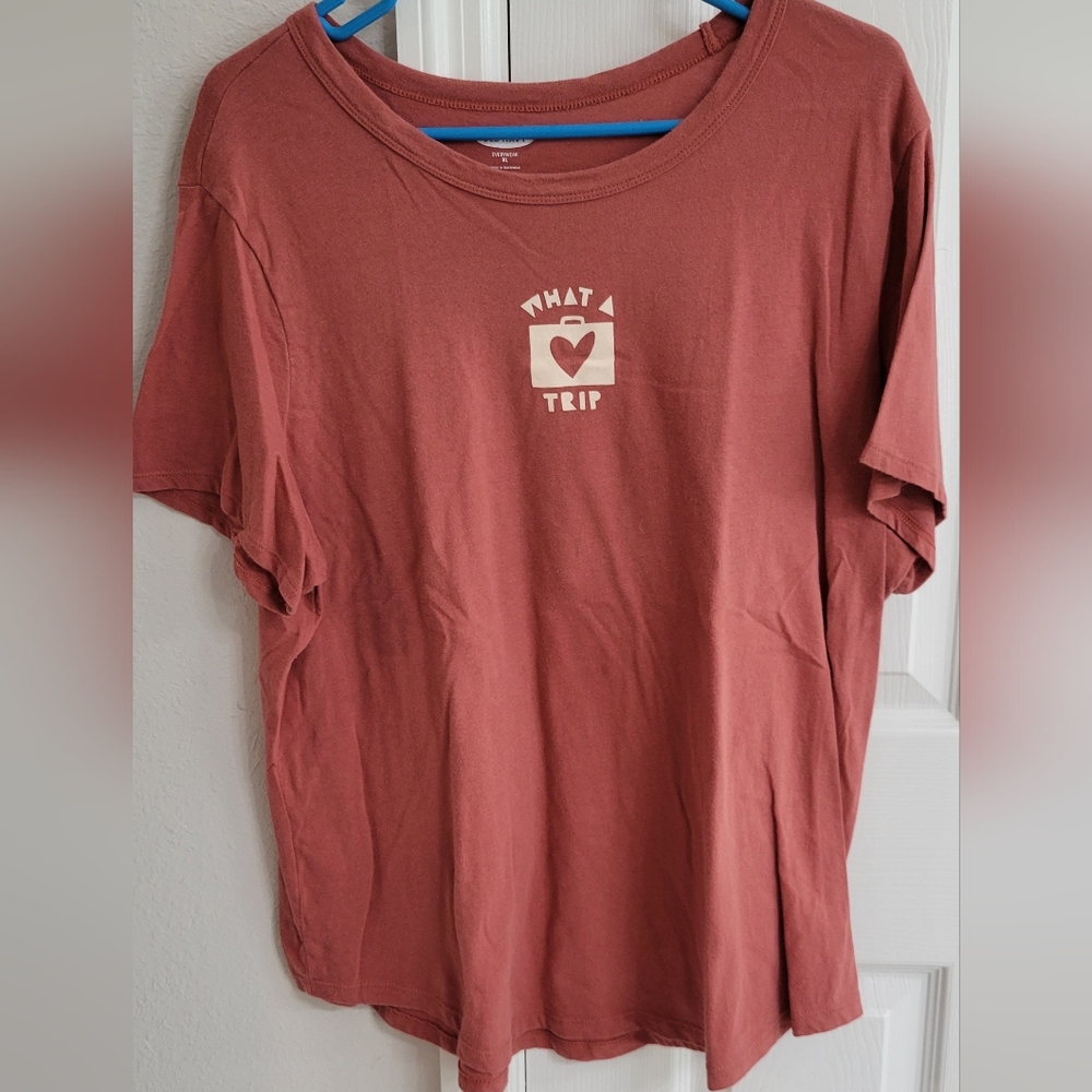 Women's Old Navy Graphic T-Shirt